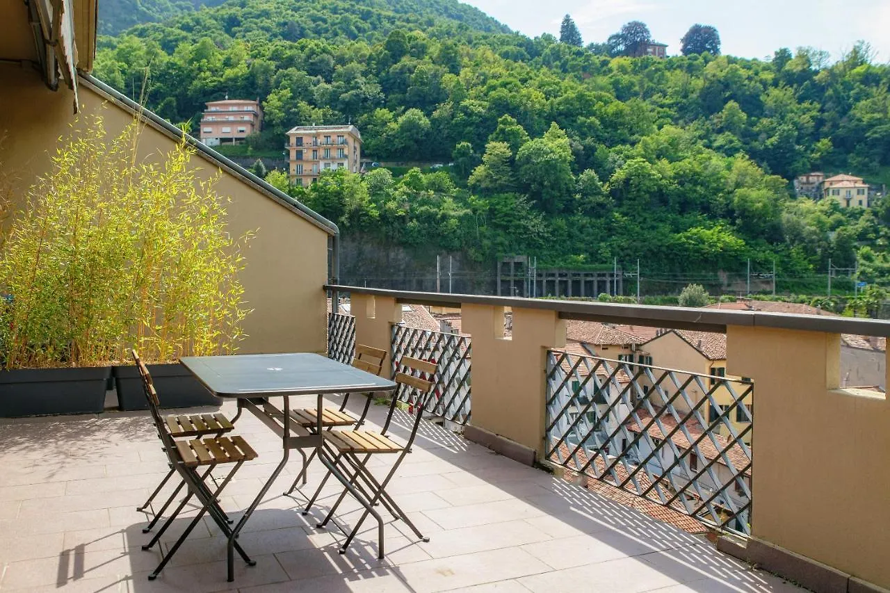 Lake View - Downtown Como Apartment