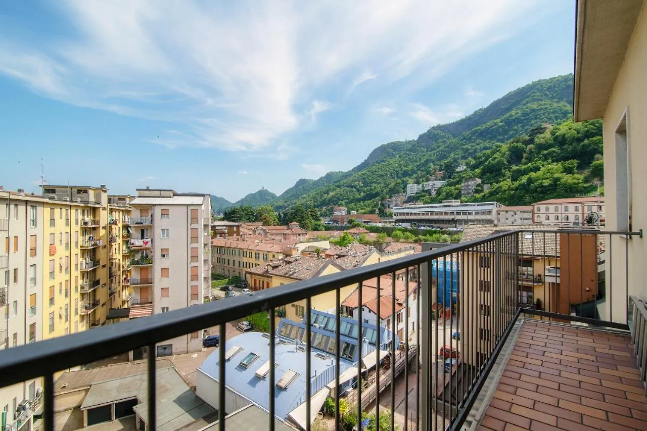 Lake View - Downtown Como Apartment 0*,  Italy