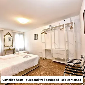  Apartment Casa Ai Greci - In Castello Italy